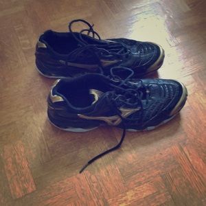 Mizuno Size 11.5US Volleyball Shoes